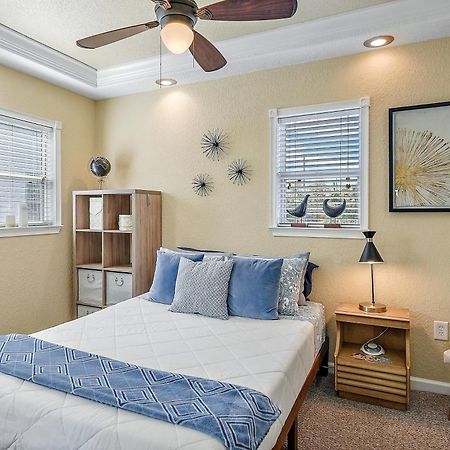 Retro Retreat In Dtsp - Explore The Downtown Area Sint-Petersburg Buitenkant foto