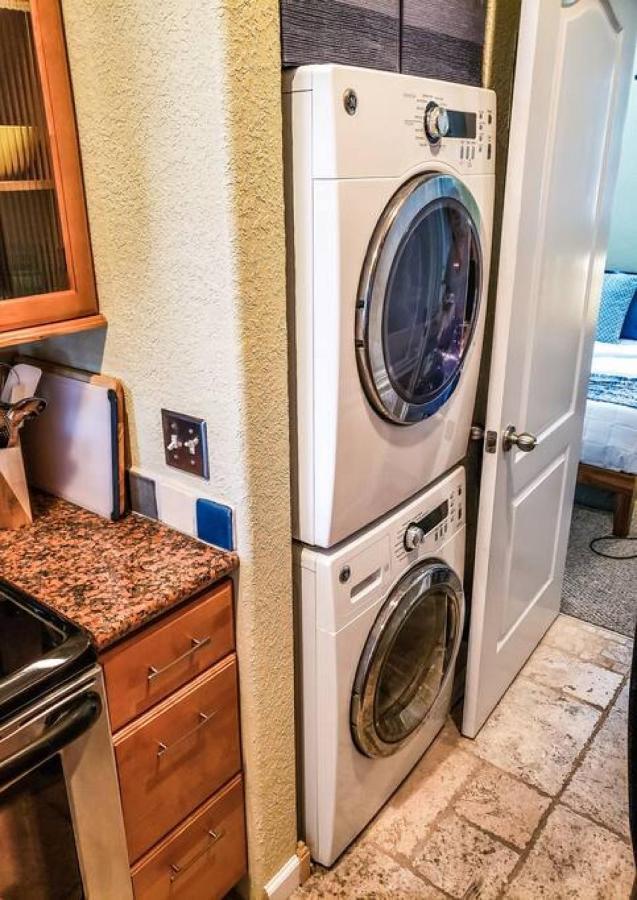 Retro Retreat In Dtsp - Explore The Downtown Area Sint-Petersburg Buitenkant foto