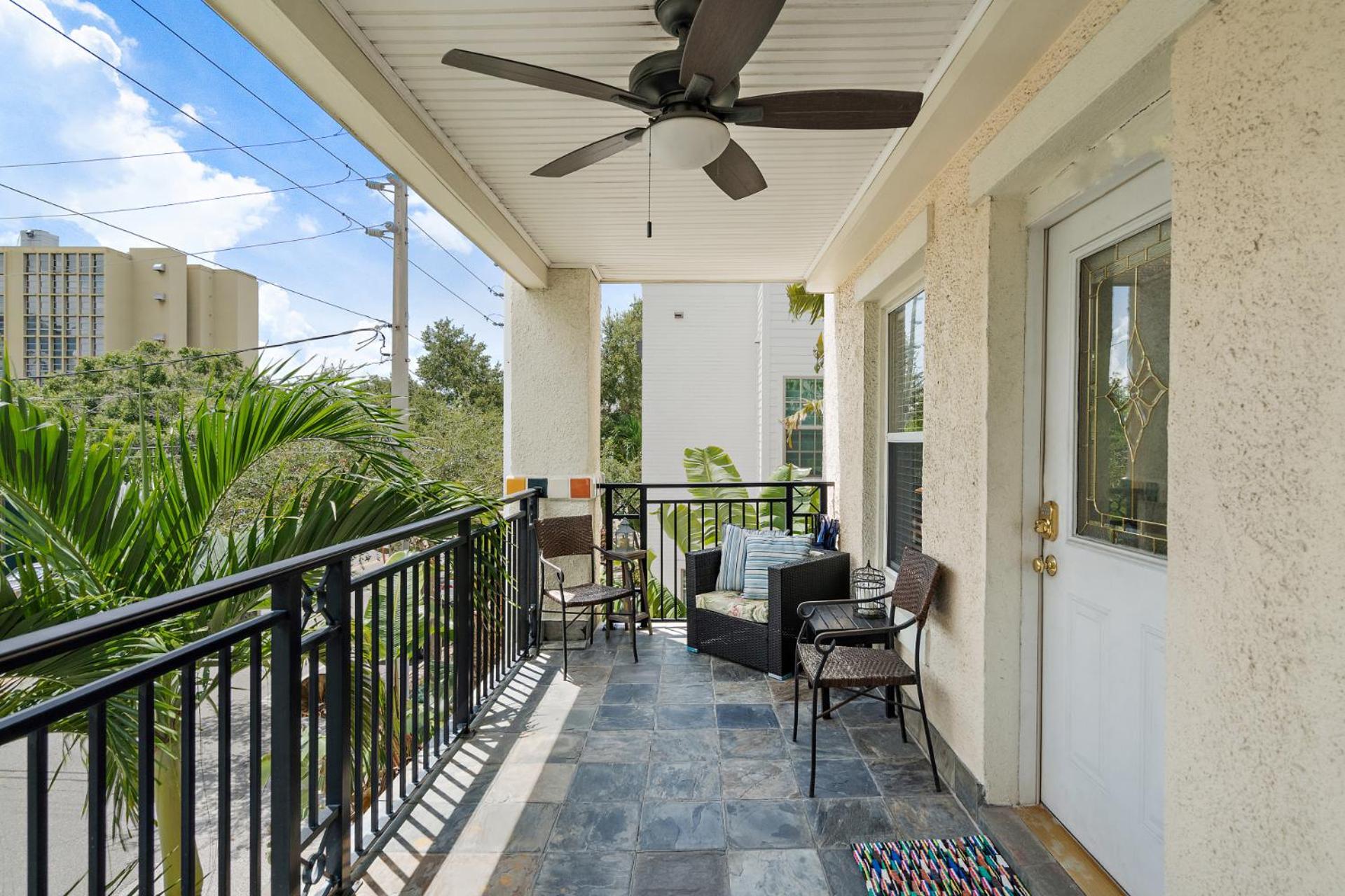 Retro Retreat In Dtsp - Explore The Downtown Area Sint-Petersburg Buitenkant foto