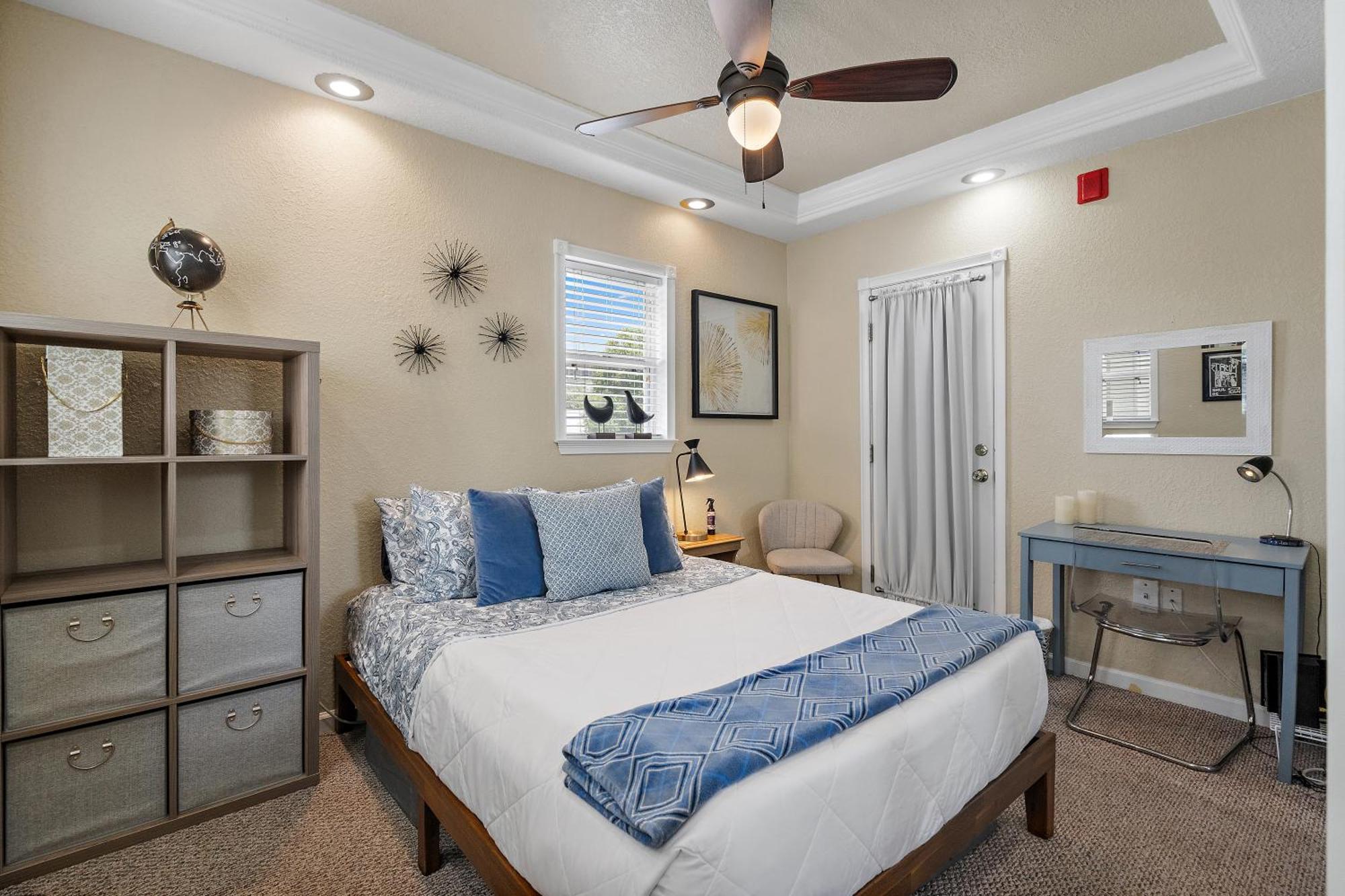 Retro Retreat In Dtsp - Explore The Downtown Area Sint-Petersburg Buitenkant foto